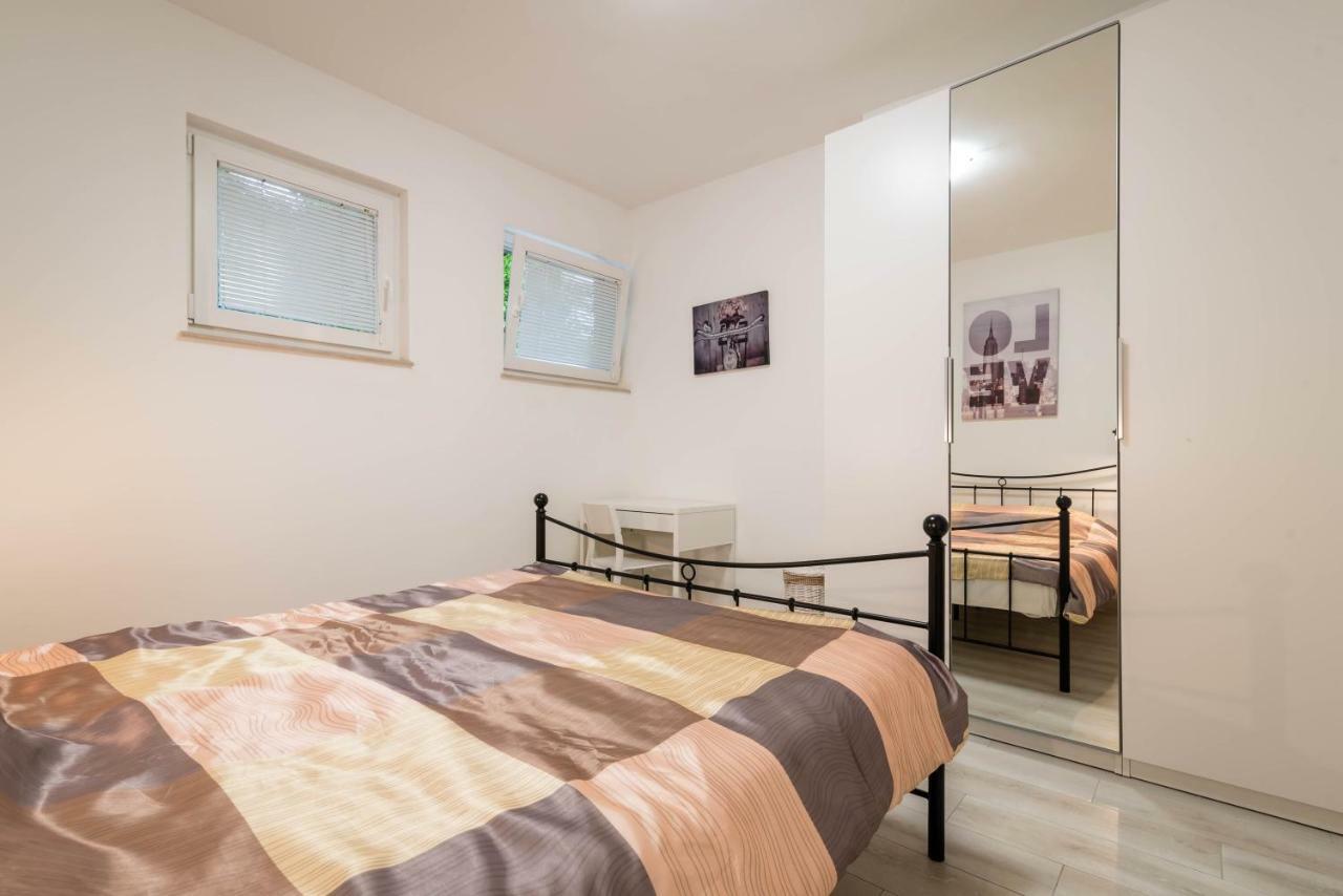 شقة بولا  في Apartman Paola المظهر الخارجي الصورة